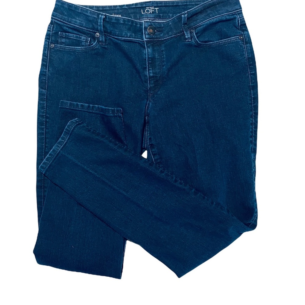 PRICED TO SELL: Ann Taylor The Loft curvy skinny jeans 30/10. Great condition.